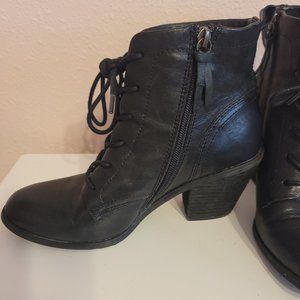 Black Leather lace-up heeled ankle boots Size 7